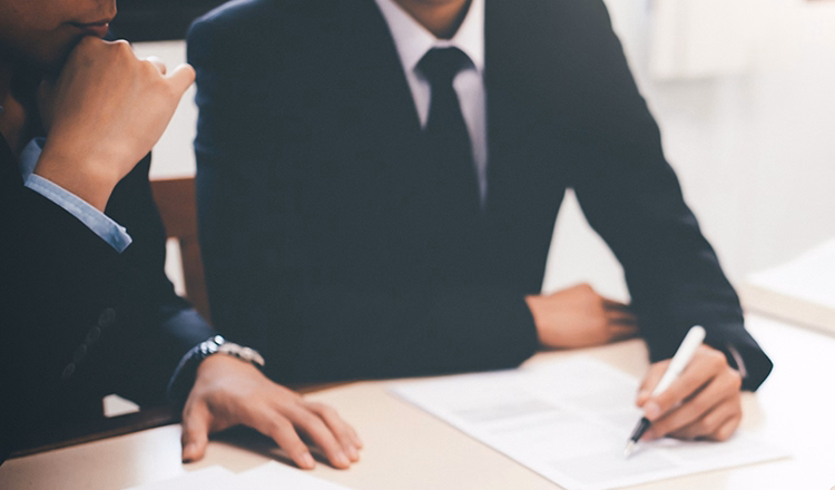 Varování před podvodnými brokery - Jak poznat nelegální platformu